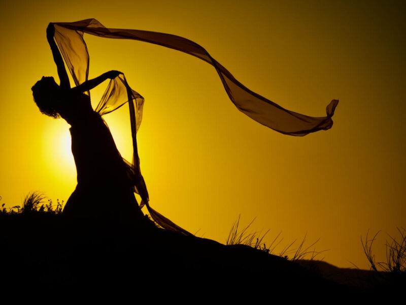 Open_Merrelyn Hunter - Gold